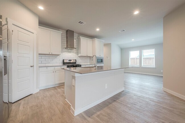 Building Photo - 2920 Gunnersbury Dr