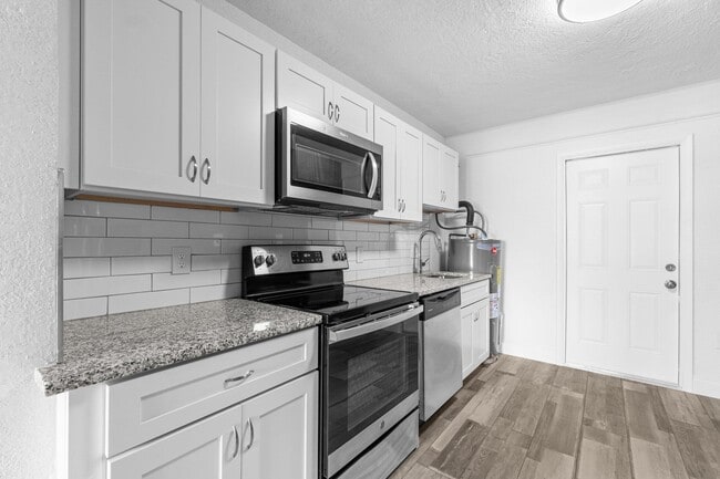 Building Photo - 815 Dundas Ct