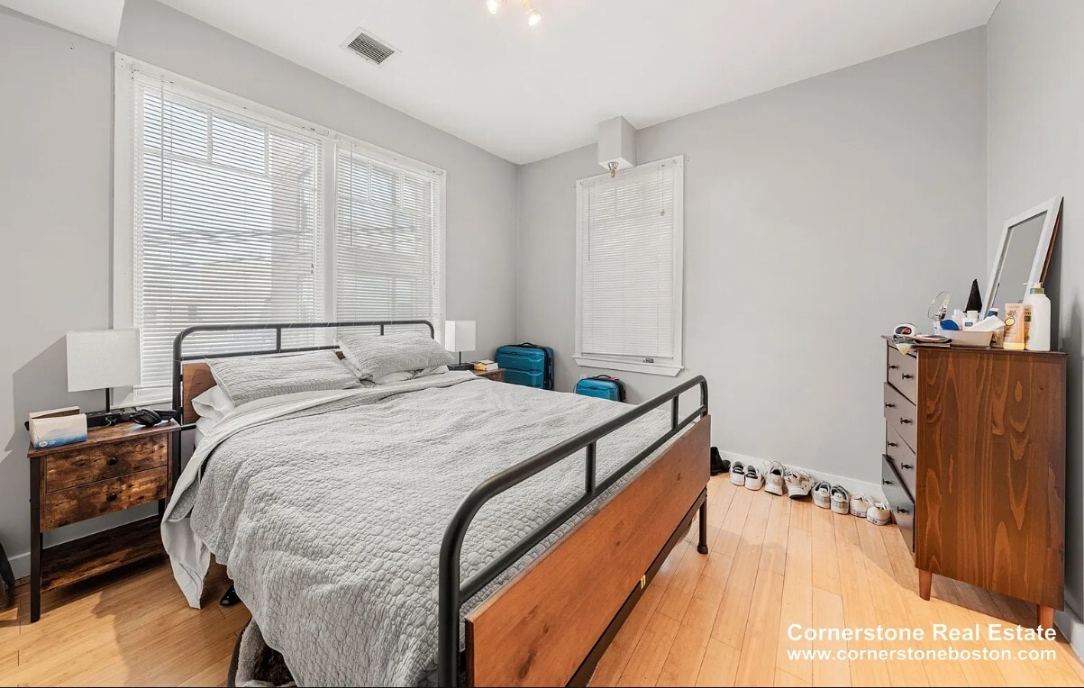 Building Photo - 1431 Tremont St