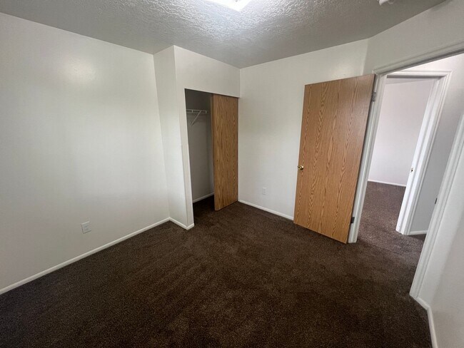 Building Photo - Cozy 3B/1 Bath Townhome in West Valley