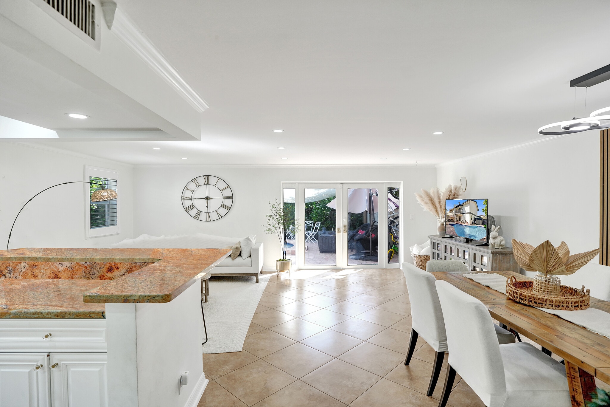 Building Photo - 1844 NE 26th Ave