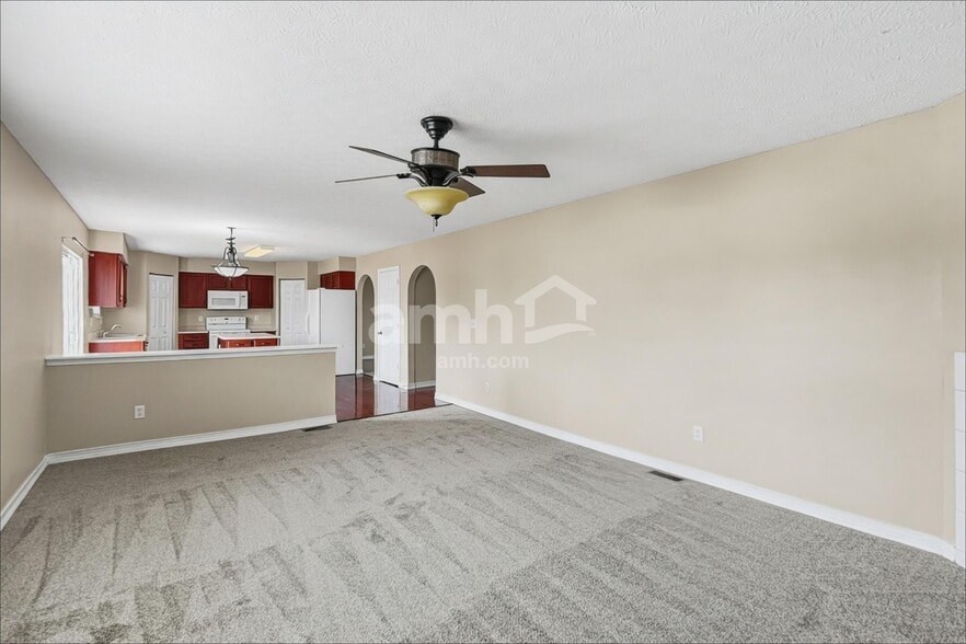 Building Photo - 838 Avalon Dr