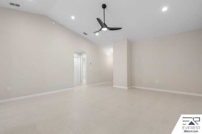 Building Photo - Brand New, fully fenced on a quiet cul-de-sac