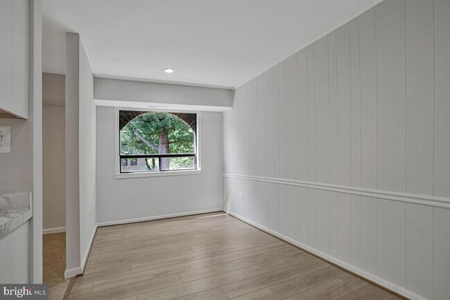 Building Photo - 15 Silverwood Cir