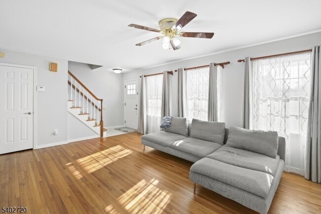 Building Photo - 6 Hoagland Ct