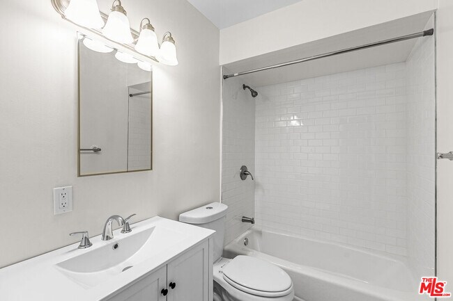 Building Photo - 2637 S Centinela Ave