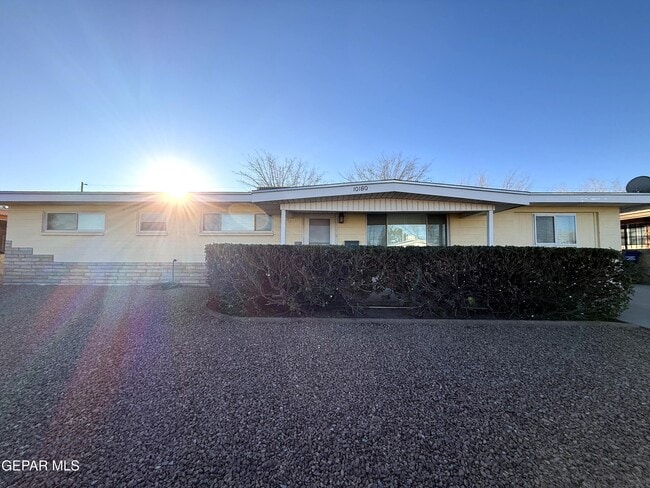 Building Photo - 10180 Saigon Dr