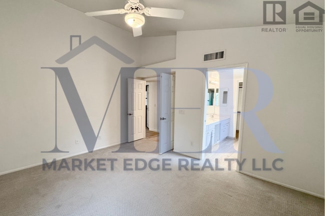 Building Photo - 2Bed/2Bath w/ Office-House at 40th St/Cactus-Garg!