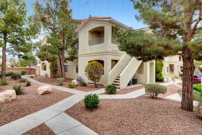 Building Photo - Freshly Renovated 2 Bedroom Condo