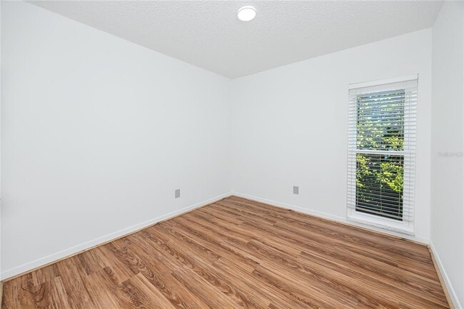 Building Photo - 501 E Bay Dr