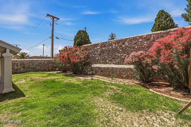 Building Photo - 7239 Desert Jewel Dr