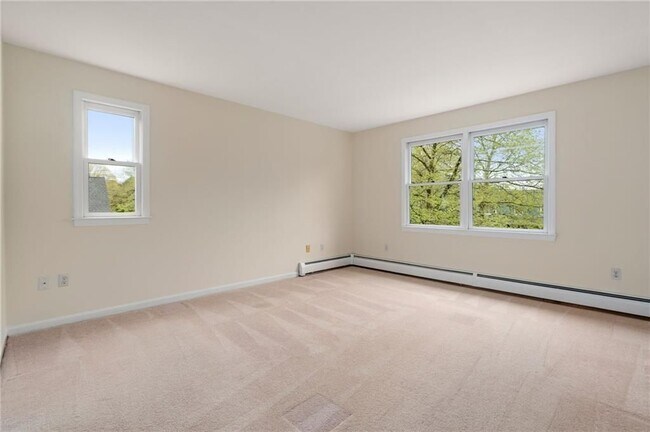 Building Photo - 43 Blue Grass Drive