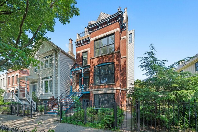 Building Photo - 2633 N Magnolia Ave