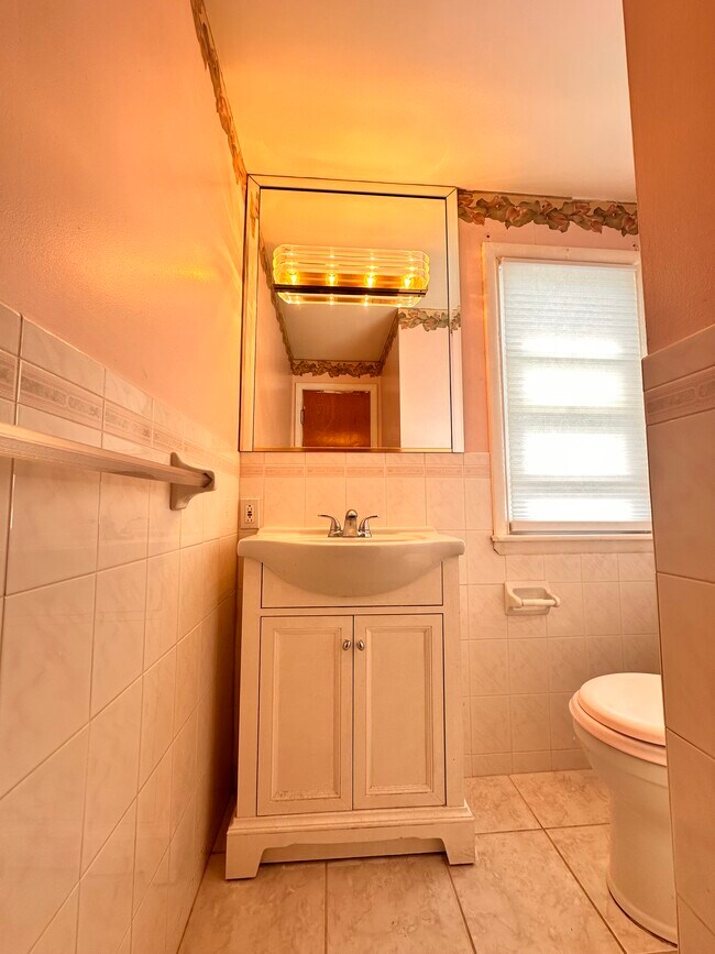 Building Photo - 73 Manning Rd