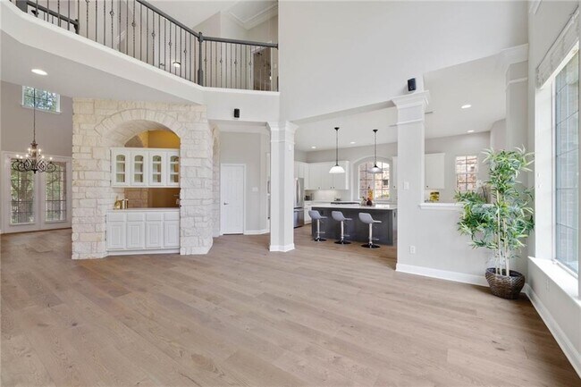 Building Photo - 3000 Welton Cliff Dr