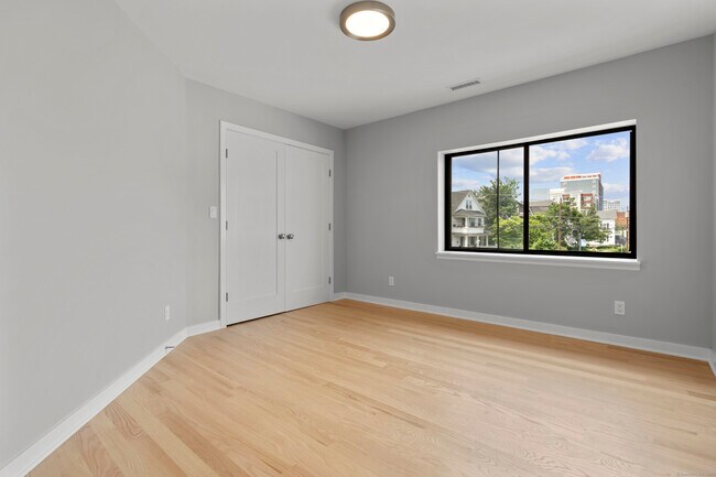 Building Photo - 784 Atlantic St