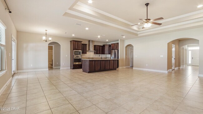 Building Photo - 221 S Shoreview Dr
