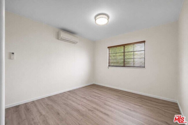 Building Photo - 138 N Hamel Dr
