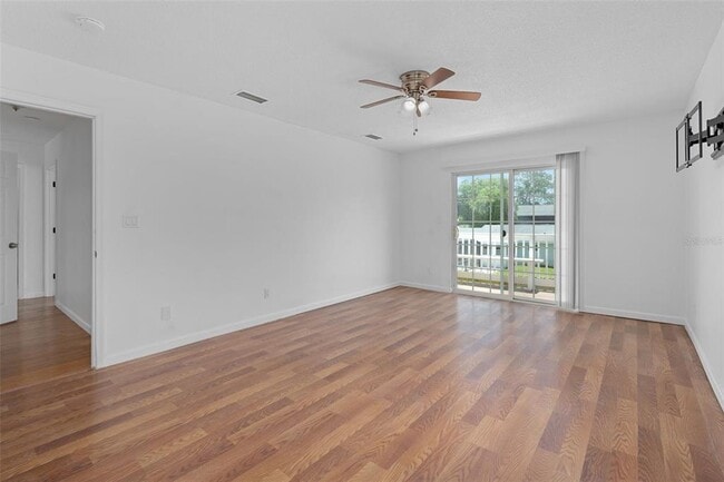 Building Photo - 8128 Papaya St