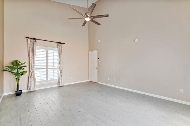 Building Photo - 3218 Freshmeadows Dr