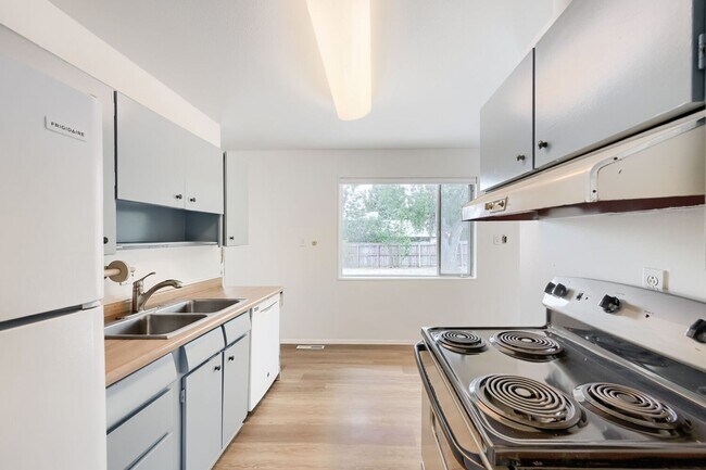 Building Photo - 120 S 42nd St
