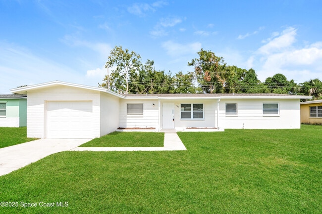 Primary Photo - 980 Butia St