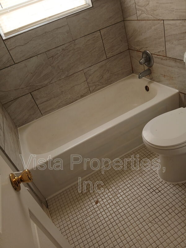 Building Photo - 3612 Hillcross Dr