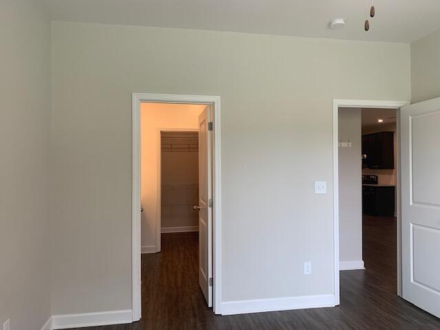 Building Photo - 1308 Russell Springs Dr