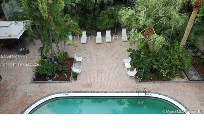 Building Photo - 1407 NE 56th St