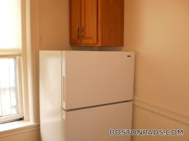 Building Photo - 137 Park Dr