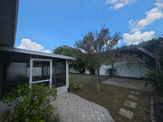 Building Photo - 6908 Waterbrook Ct