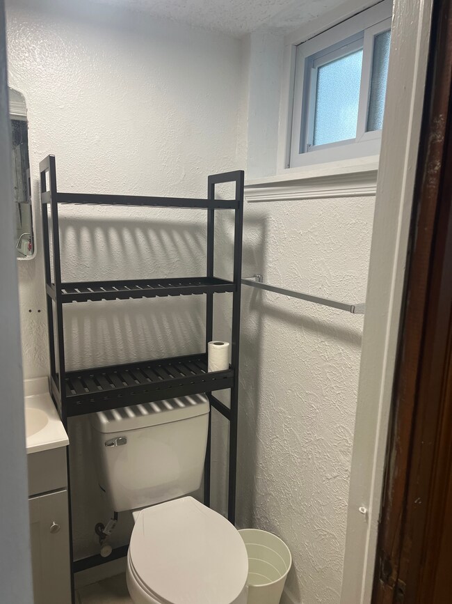 Bathroom - 1532 Winford Rd