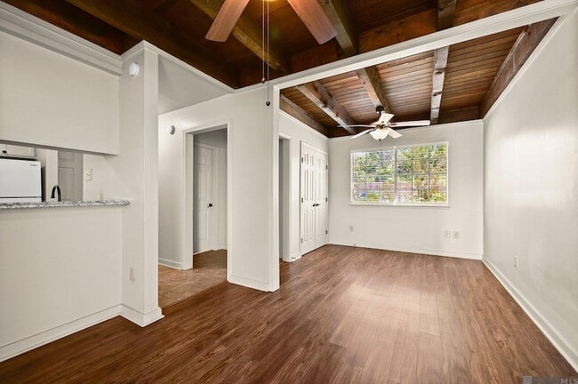 Building Photo - 2963 Greenwood Dr