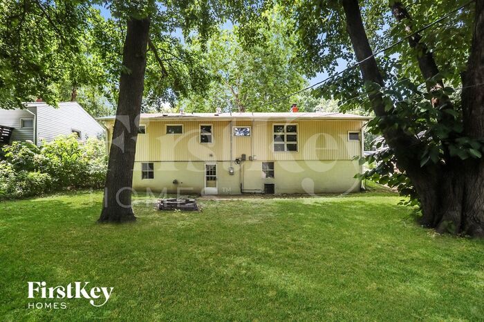 Building Photo - 7923 Maple St