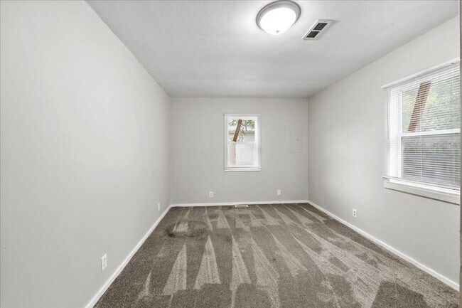 Building Photo - 1744 Dawson St