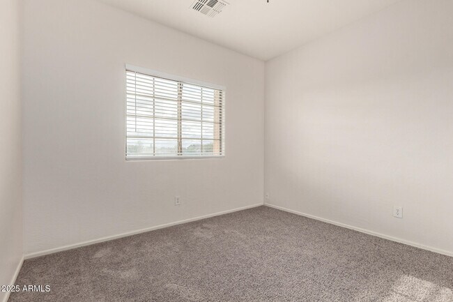 Building Photo - 2834 N Paisley Ln