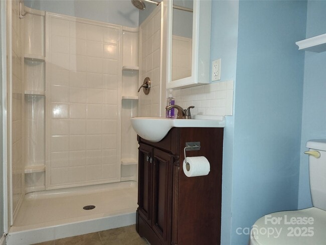 Building Photo - 303 Cedarwood Ln
