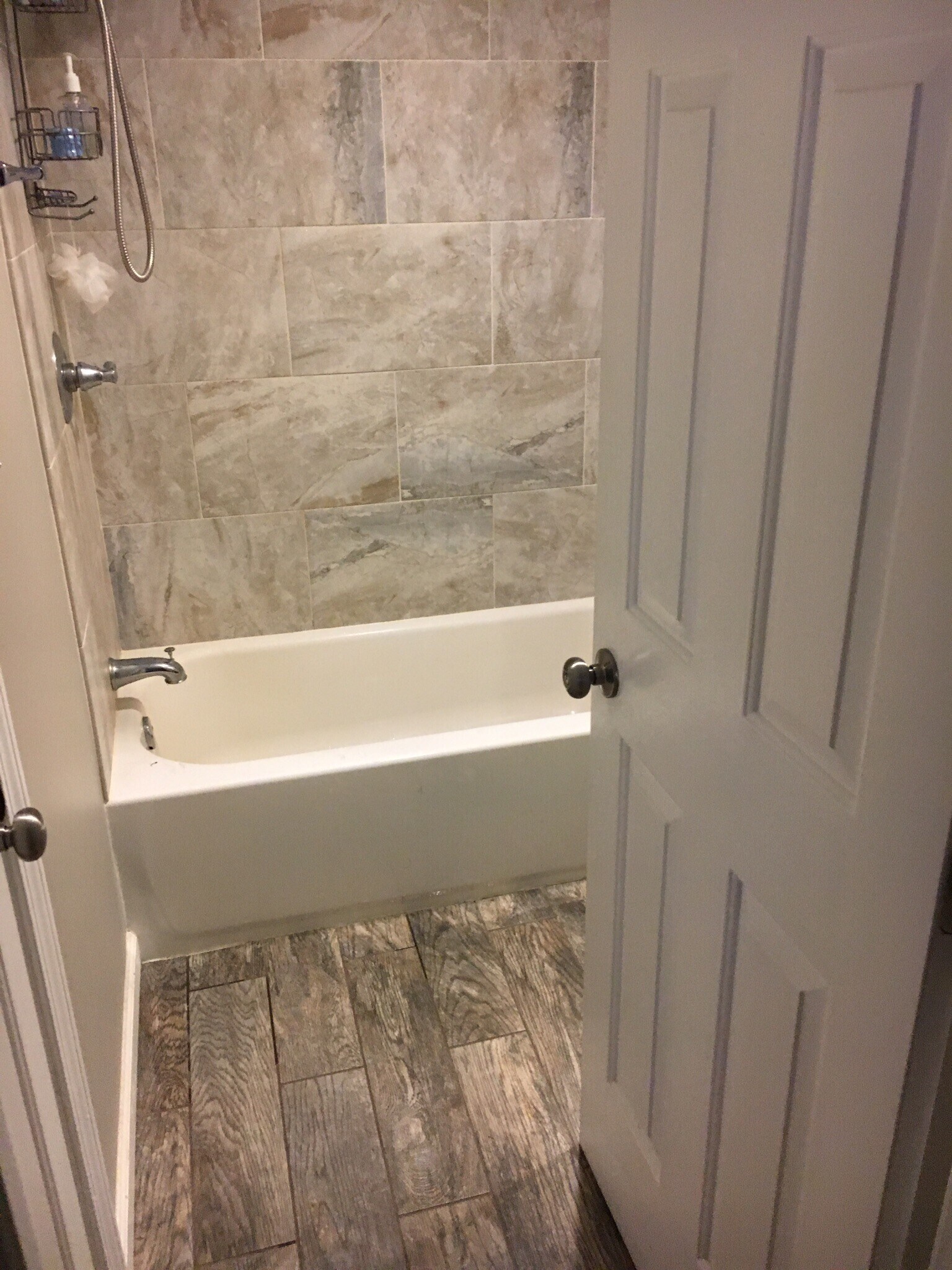 Building Photo - 417 W 8th St