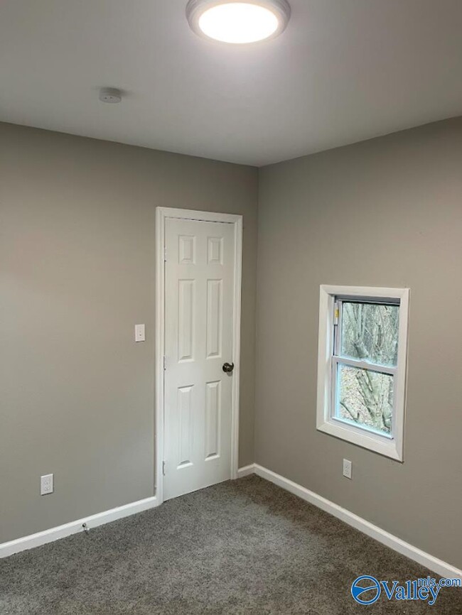 Building Photo - 13584 Garden Way