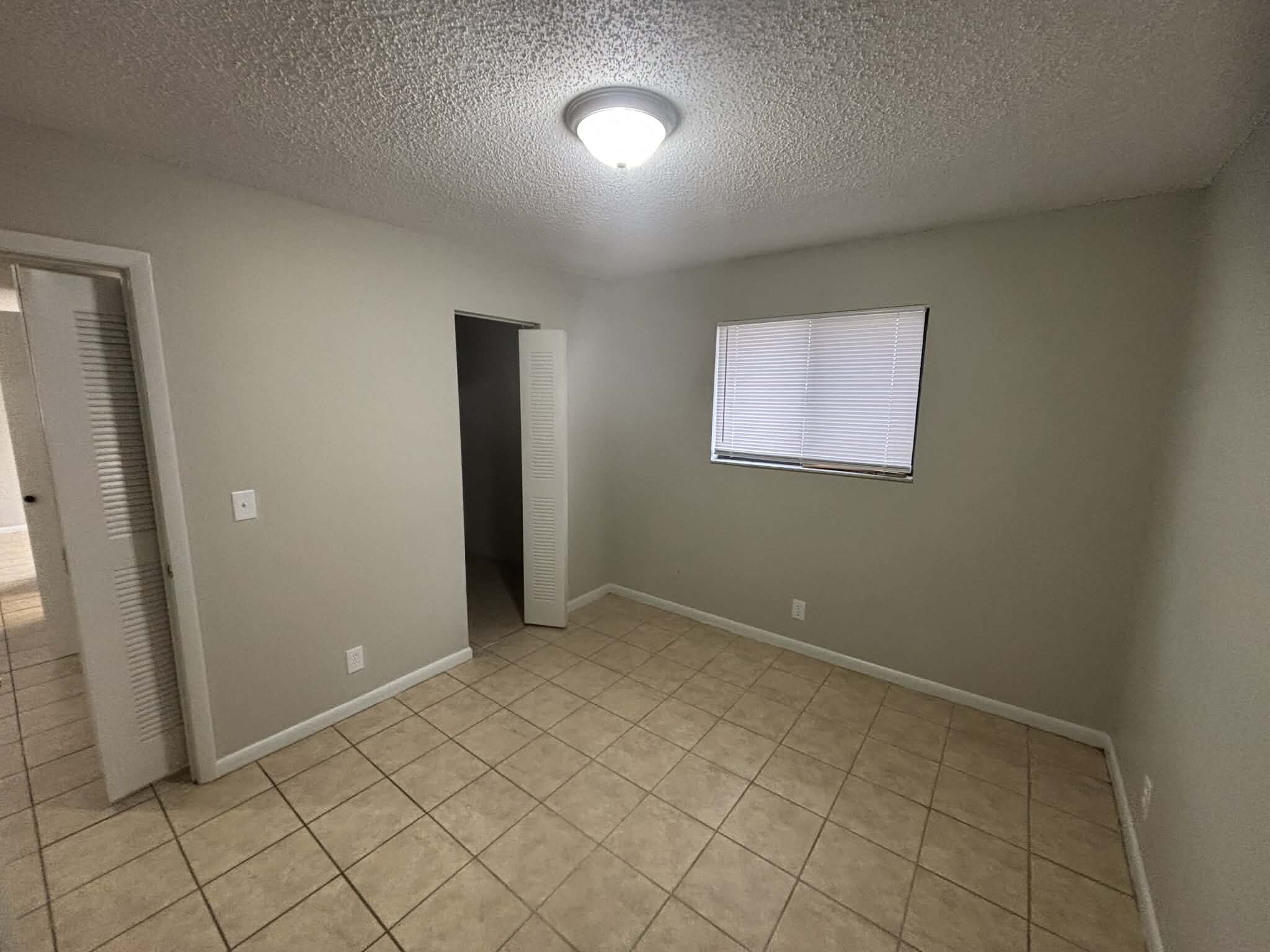 Building Photo - 3839 NW Huntsboro St