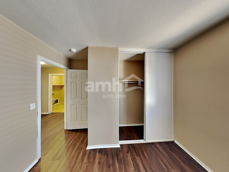 Building Photo - 2683 S Sailors Way