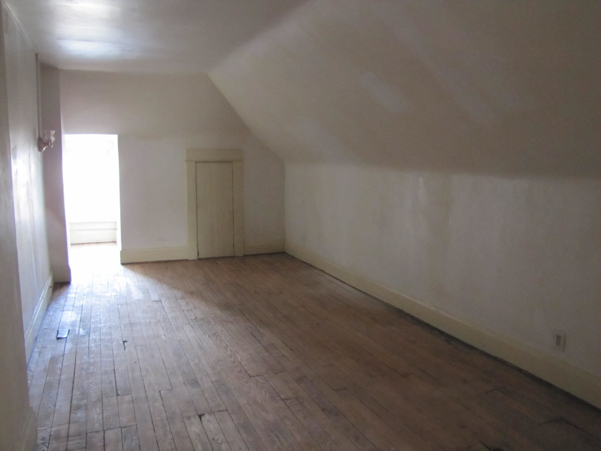 Room (convertible 6th BR/recreational room) - 49 N 20th St