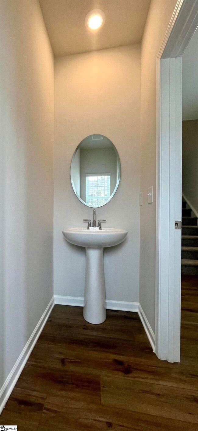 Building Photo - 7 Twiggs Ln