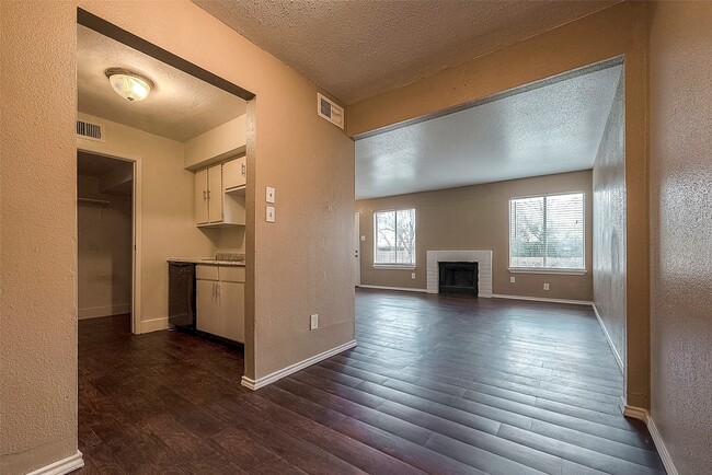 Building Photo - 12655 Ashford Meadow Dr