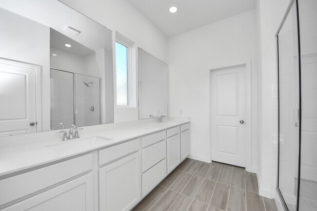 Building Photo - 27111 Blue Pool Dr