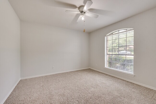 Building Photo - 923 S Greenstone Ln