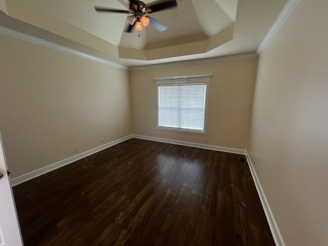 Building Photo - 2627 Isaiah Dr