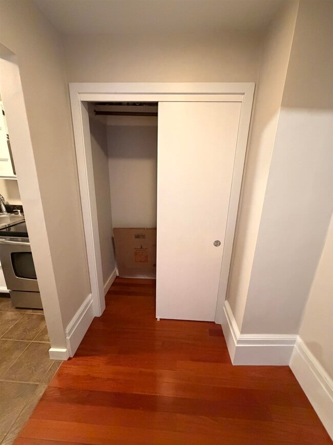 Building Photo - 401 State Street