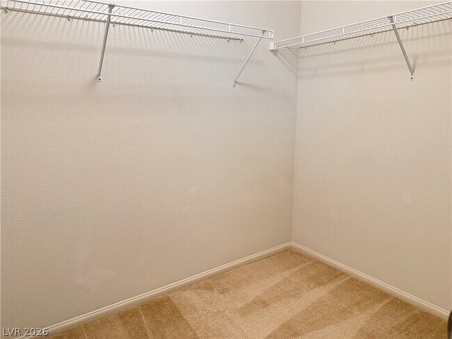 Building Photo - 5573 Anshan St