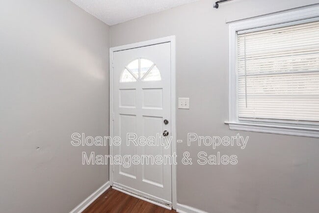 Building Photo - 1520 N Avalon Cir